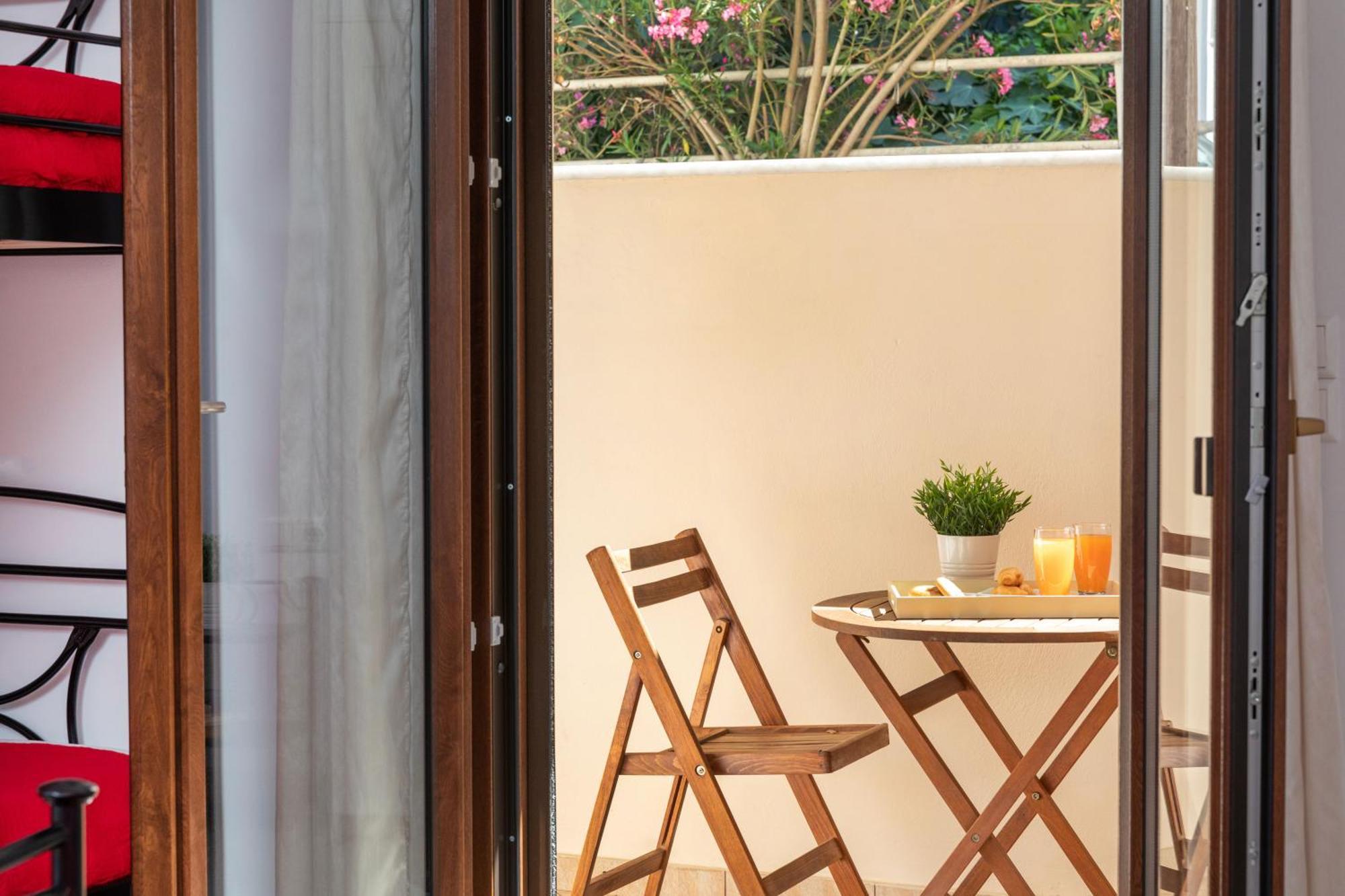 Naxos Diamond Studios Apartments Naxos City Room photo